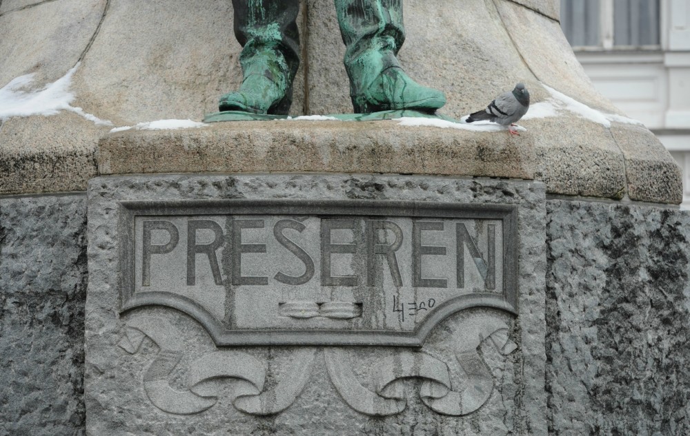 koda 5 - 12.00 v organizaciji sindikata Glosa poklon spominu na Franceta Preserna pred njegovim spomenikom; Presernov trg, LJUBLJANA