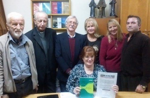 Novi odbor SKA. Od leve proti desni: Vinko Rode, dr. Jure Rode, Tone Mizerit, Andrejka Dolinar, Marjana Pirc in Damijan Ahlin; sedi Teodora Geržinič. Na fotografiji manjkata Veronika Kremžar ter g. Franci Cukjati.