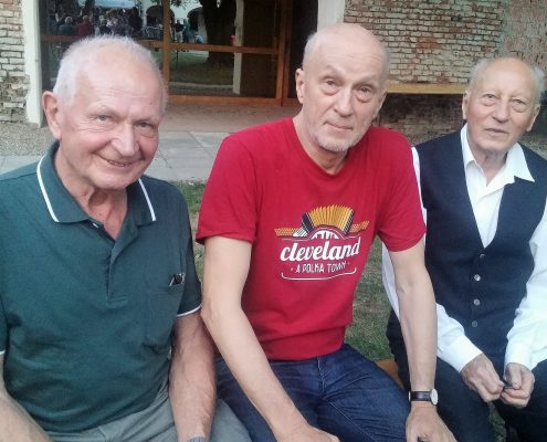 Glasbenik Vlado Kreslin med udeleženci srečanja Dobrodošli doma.