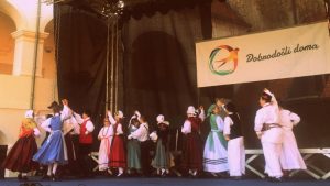 Slovenska folklorna skupina Nageljčki, Kanada. Foto: MD