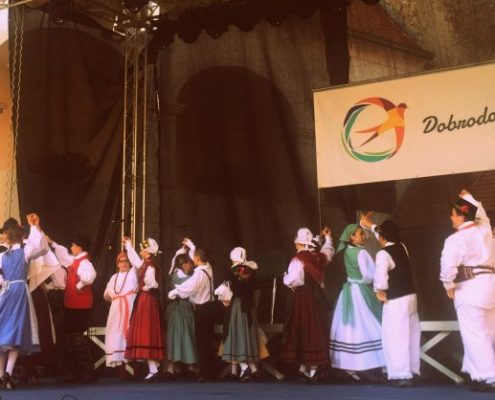 Slovenska folklorna skupina Nageljčki, Kanada. Foto: MD